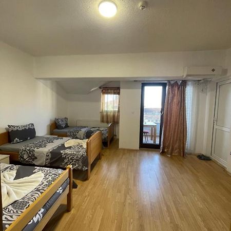 Ela Hostel Πρίζρεν Εξωτερικό φωτογραφία